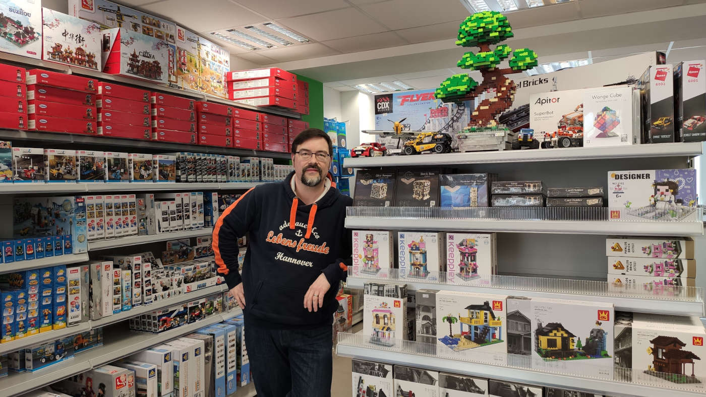 Tim Brunke in seinem Laden 